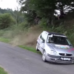 Citroën Saxo à la limite