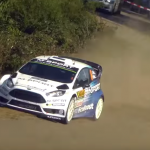 Fiesta WRC dans une grosse corde rapide
