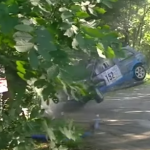 La Citroën AX les 4 roues en l'air