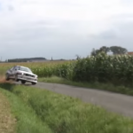 La BMW M3 les roues en l'air