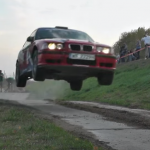 BMW les 4 roues en l'air
