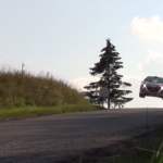 Peugeot 208 R2 les 4 roues en l'air