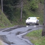 Porsche 997 GT3 sur une bosse