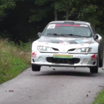 Renault Mégane maxi les 4 roues en l'air