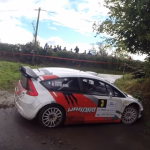 La C4 WRC en travers de la route