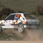 La Peugeot 205 les 4 roues en l'air
