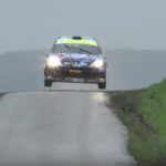 Peugeot 207 S2000 sur une bosse