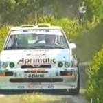 La Ford Escort sur une petite route