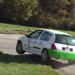 Renault Clio sur 2 roues