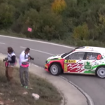 Skoda Fabia R5 en glisse dans une épingle