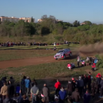 Hyundai I20 WRC et foule au shakedown d'Espagne