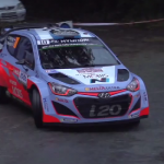 Hyundai I20 WRC en glisse dans une épingle