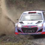 Hyundai I20 WRC dans une grosse flaque