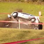 La Peugeot 207 S2000 pendant l'accident