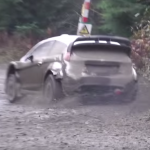 Ford Fiesta WRC en glisse sur la boue