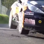 Peugeot 207 S2000 dans un passage bosselé