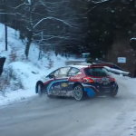 La Peugeot 208 T16 en glisse sur la neige
