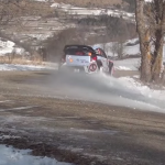 Hyundai I20 WRC dans une grosse corde