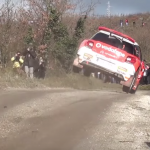une Citroën DS3 R5 les 4 roues en l'air