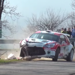 Citroën DS3 R5 pendant un choc contre un poteau