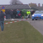 Nissan 350 Z en glisse dans une épingle