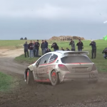 Une Peugeot 207 S2000 en glisse
