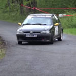 Une Peugeot 106 sur un freinage difficile