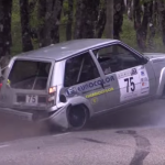 Une Renault 5 GT Turbo en plein crash
