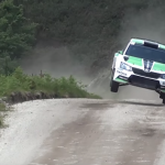 Une Skoda Fabia R5 les 4 roues en l'air