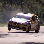 Gros passage d'une Renault Clio 4