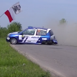 Renault Clio en plein crash