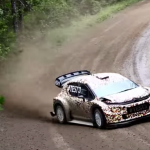 La Citroën C3 WRC en glisse sur la terre finlandaise