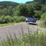 La Hyundai I20 WRC les 4 roues en l'air