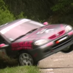 Une Citroën Saxo mal en point