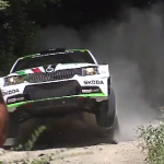 Une Skoda Fabia R5 sur une grosse bosse