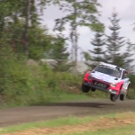 Une Hyundai I20 WRC en l'air de travers