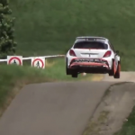 Une Peugeot 207 S2000 en l'air