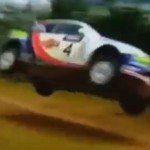 La Ford Focus WRC les 4 roues en l'air