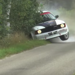 Crash d'un concurrent dans un arbre