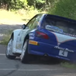 Une Peugeot 306 Maxi dans le fossée
