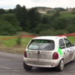 Une Opel Corsa en glisse