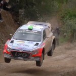 Une Hyundai I20 WRC en plein saut