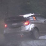 Une Ford Fiesta WRC à l'attaque