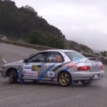 Une Subaru Impreza en glisse