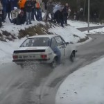 Une Ford Escort en glisse