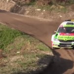 Une Skoda Fabia R5 en glisse sur la terre